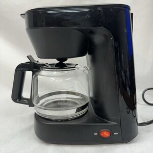 Toastmaster Black 5 Cup Coffee Maker Glass Carafe Apartment Small Space